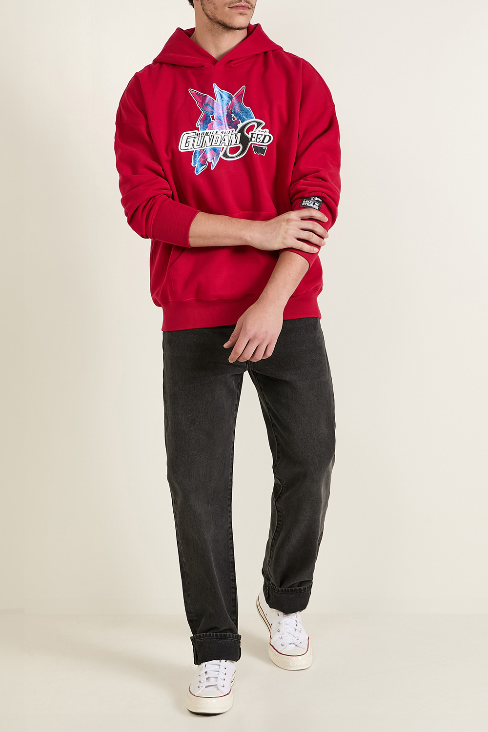 ליוויס X גנדאם סוושירט